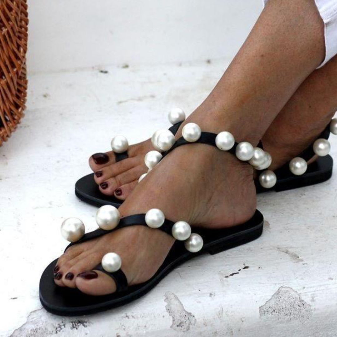 Chantilly Black Elina Linardaki